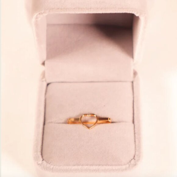 18k Gold Heart Watch Charm Bar - Picture 7 of 8